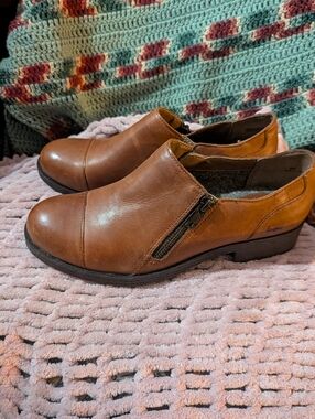 Born B.o.c Concept Collection Womens Size 8M Brown Leather Zip Up Shoes Clogs